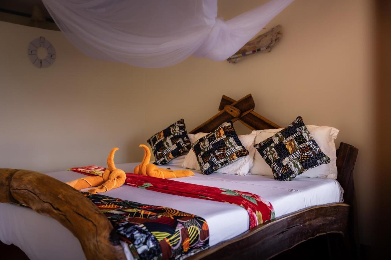 Lake Natron Maasai Giraffe Eco Lodge And Camping Mtowabaga Экстерьер фото