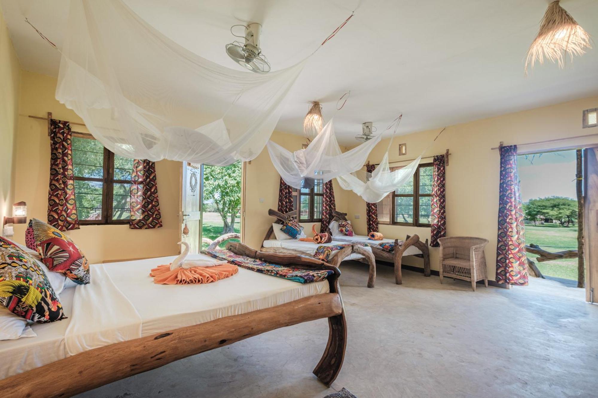 Lake Natron Maasai Giraffe Eco Lodge And Camping Mtowabaga Экстерьер фото