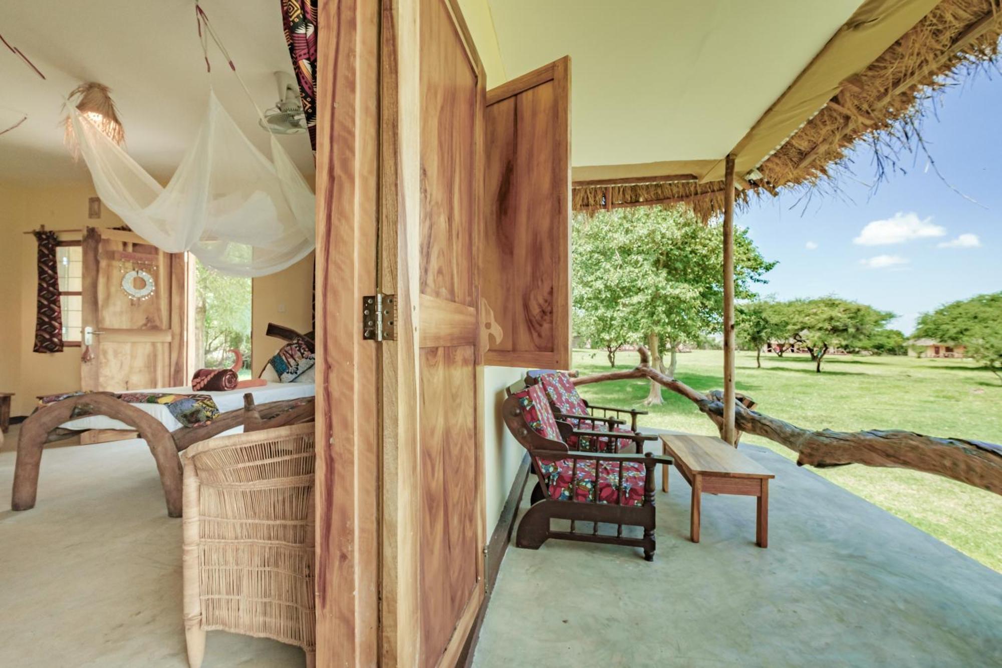 Lake Natron Maasai Giraffe Eco Lodge And Camping Mtowabaga Экстерьер фото