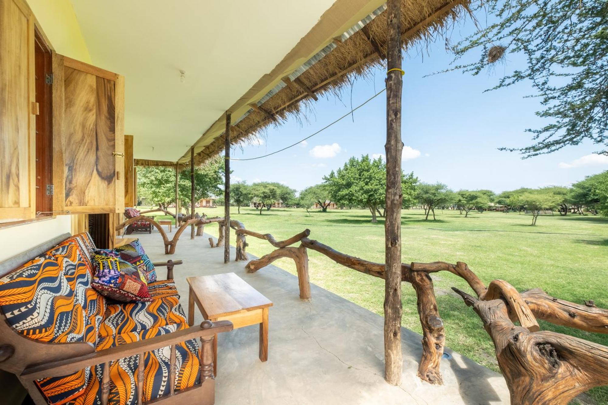 Lake Natron Maasai Giraffe Eco Lodge And Camping Mtowabaga Экстерьер фото